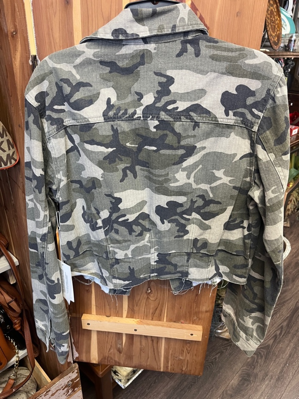 Dear John Green Camo Cropped Trucker Jacket - Picture 8 of 8